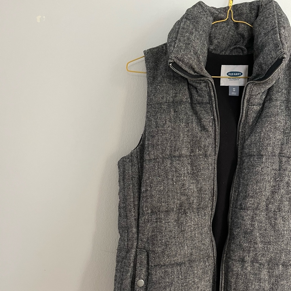 Old Navy Sweatervest